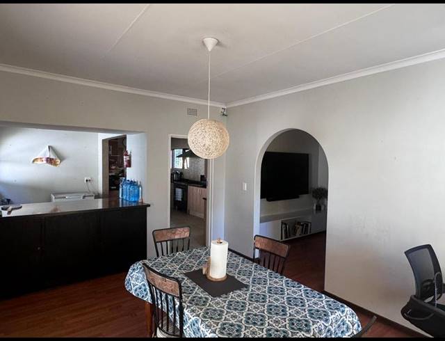 4 BEDROOM HOUSE FOR SALE IN BRYANSTON